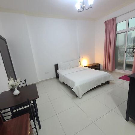 Cozy Rooms And Small Partitions For Men Guests In Dubaj Kültér fotó