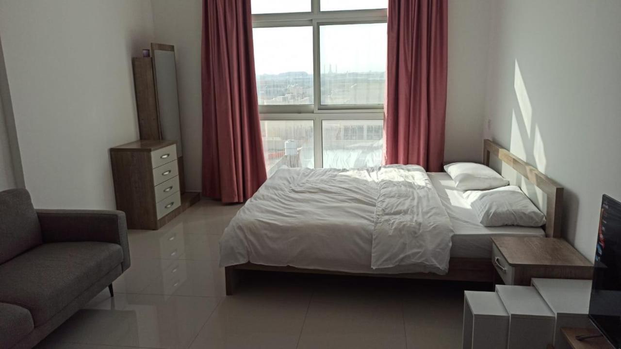 Cozy Rooms And Small Partitions For Men Guests In Dubaj Kültér fotó