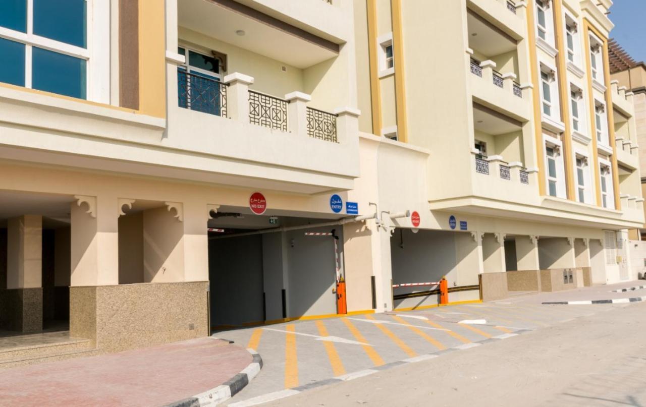 Cozy Rooms And Small Partitions For Men Guests In Dubaj Kültér fotó