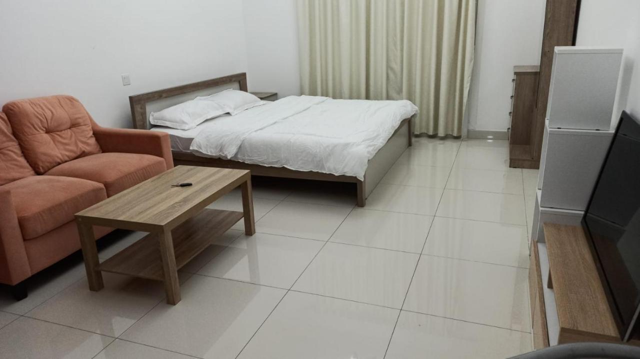 Cozy Rooms And Small Partitions For Men Guests In Dubaj Kültér fotó