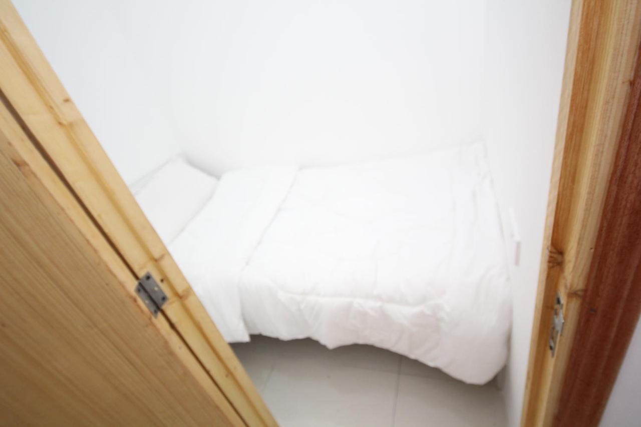 Cozy Rooms And Small Partitions For Men Guests In Dubaj Kültér fotó