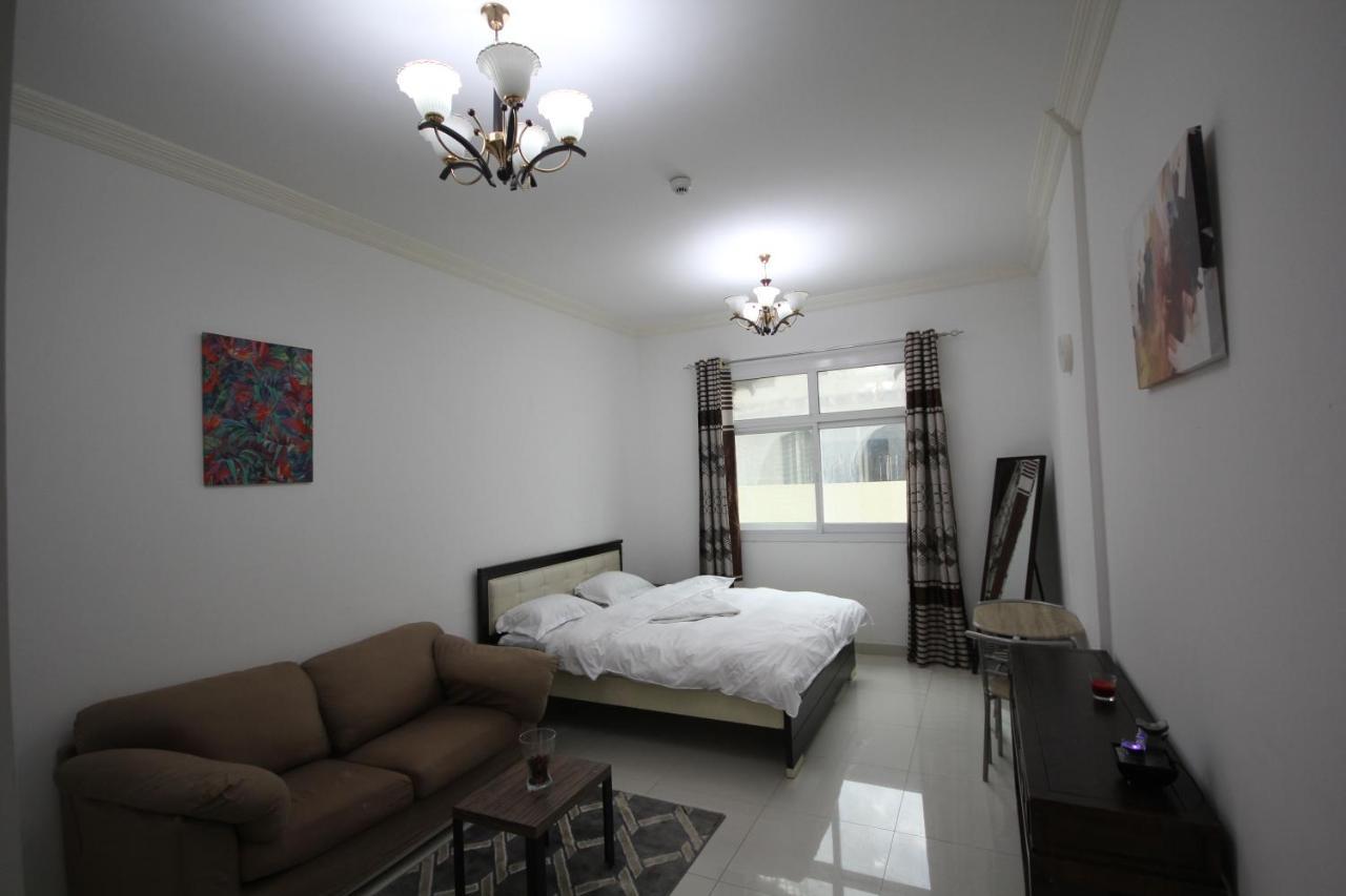 Cozy Rooms And Small Partitions For Men Guests In Dubaj Kültér fotó