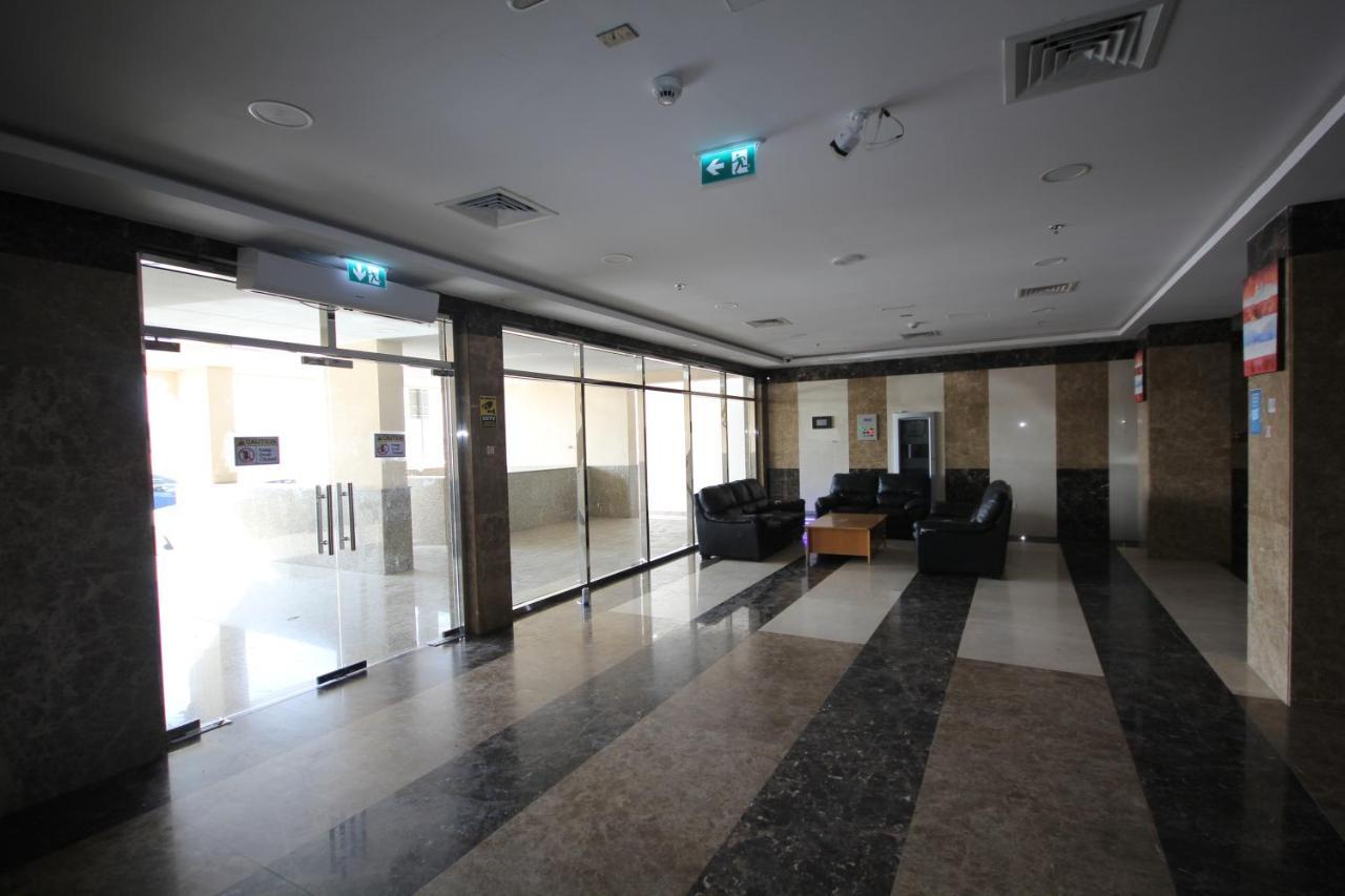 Cozy Rooms And Small Partitions For Men Guests In Dubaj Kültér fotó