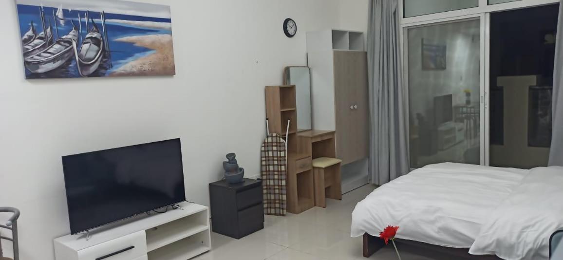Cozy Rooms And Small Partitions For Men Guests In Dubaj Kültér fotó