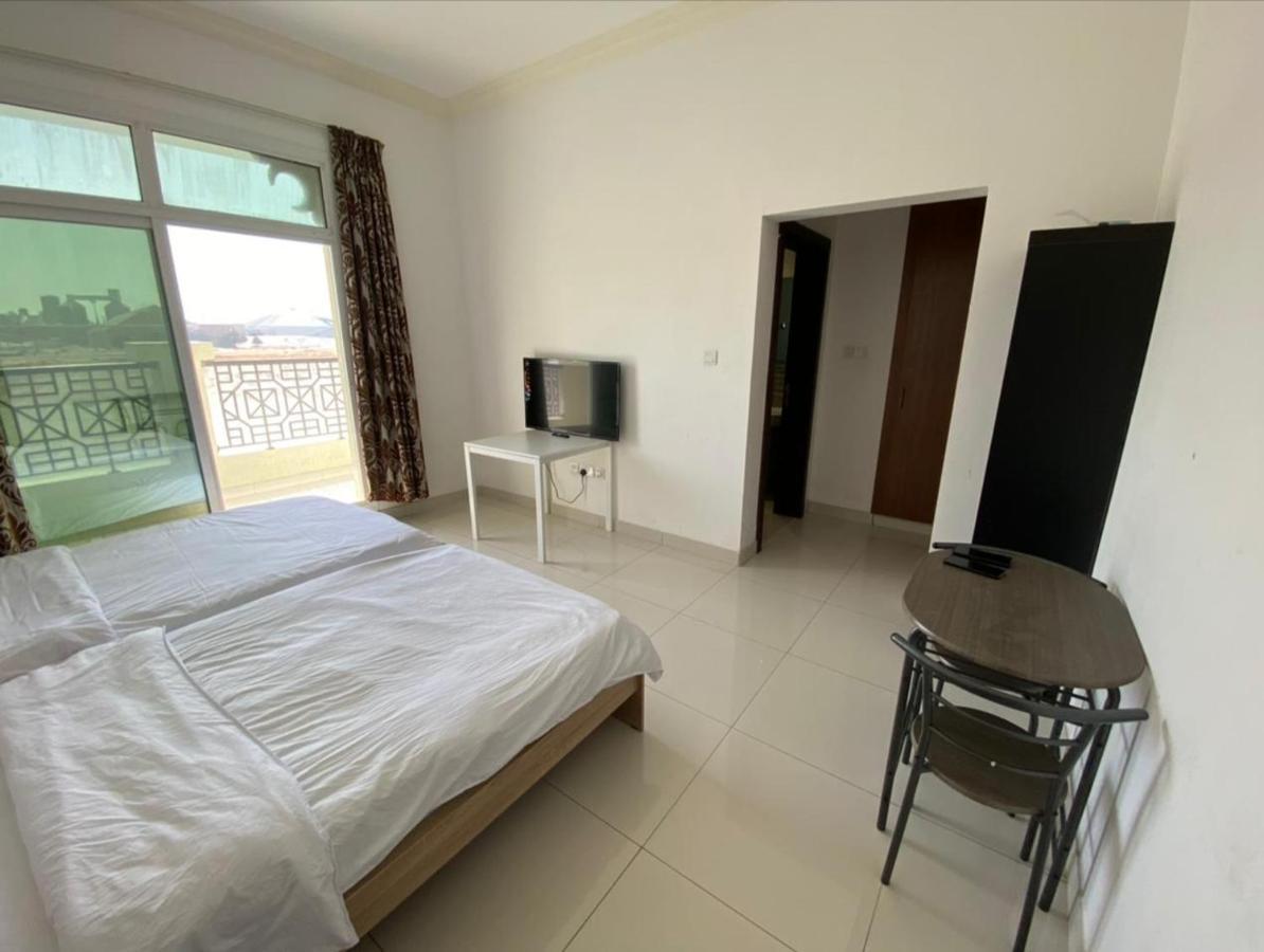 Cozy Rooms And Small Partitions For Men Guests In Dubaj Kültér fotó