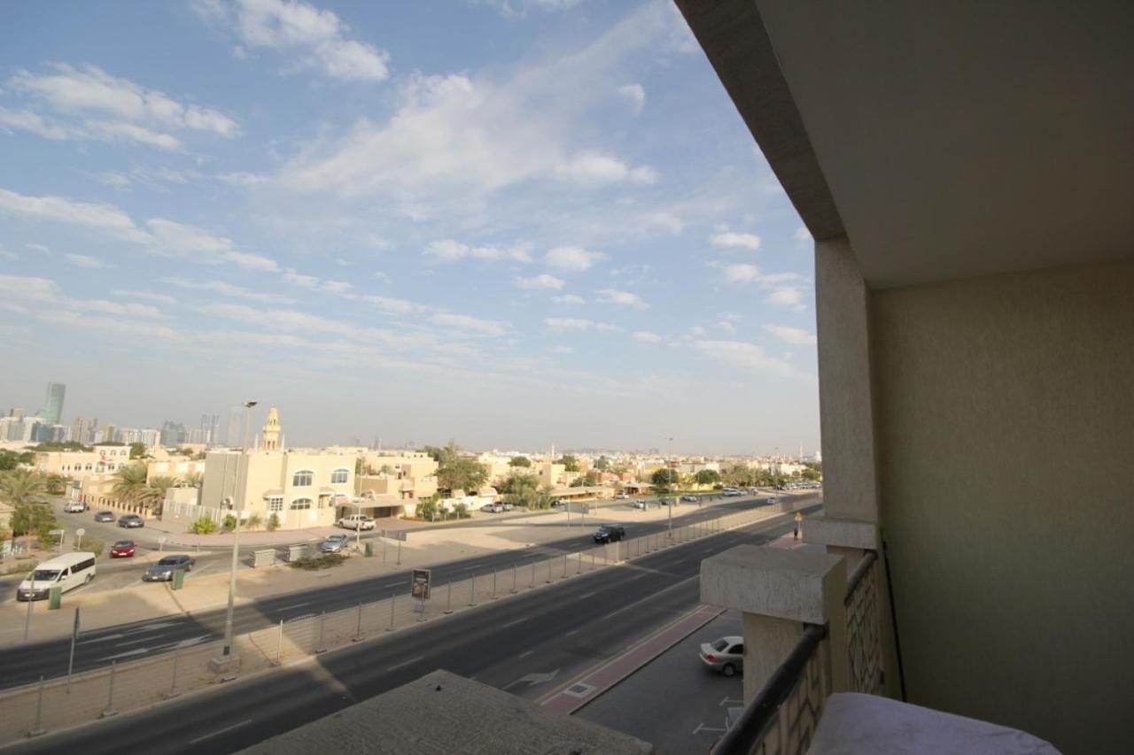 Cozy Rooms And Small Partitions For Men Guests In Dubaj Kültér fotó