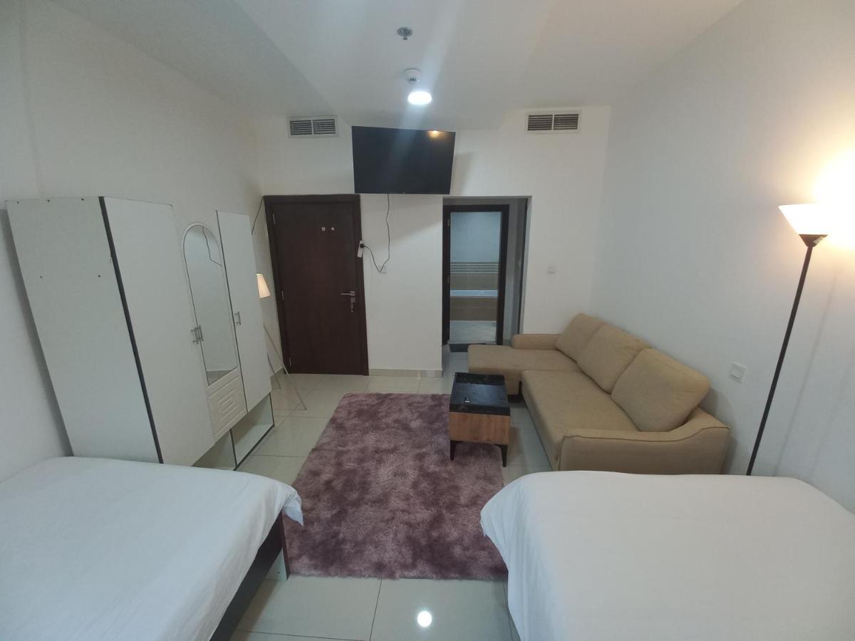 Cozy Rooms And Small Partitions For Men Guests In Dubaj Kültér fotó