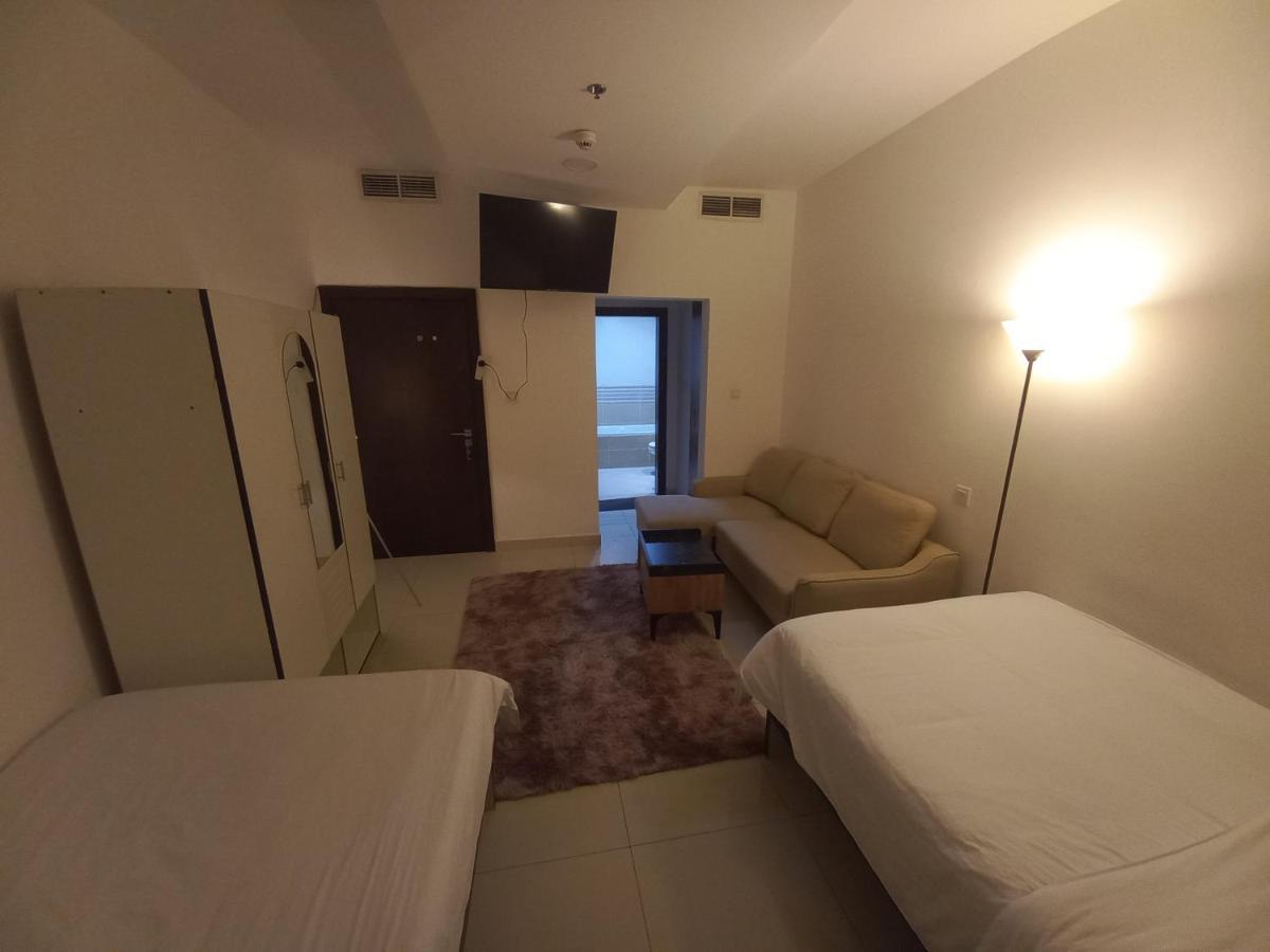 Cozy Rooms And Small Partitions For Men Guests In Dubaj Kültér fotó