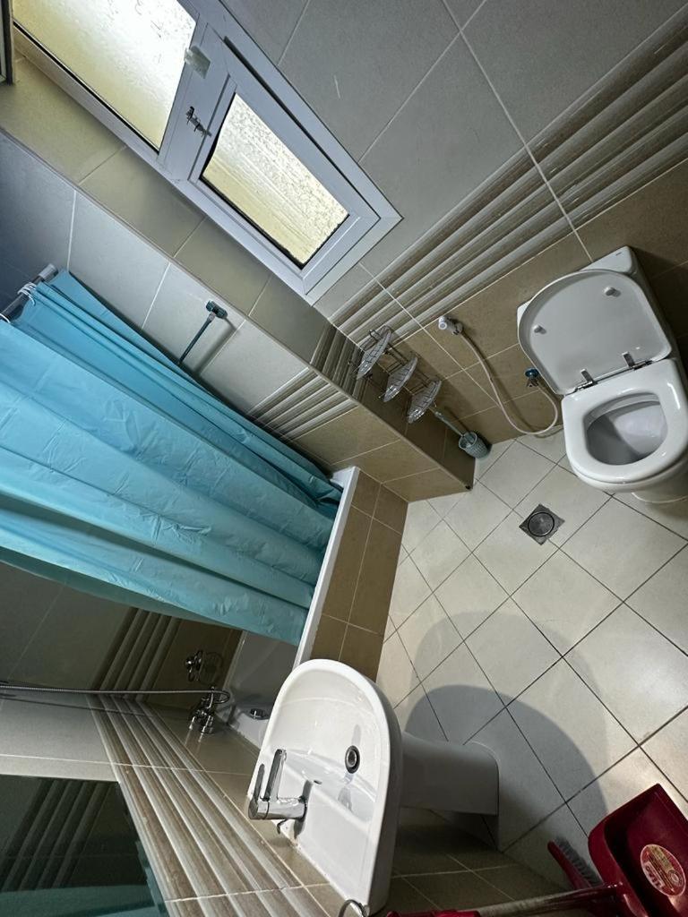 Cozy Rooms And Small Partitions For Men Guests In Dubaj Kültér fotó