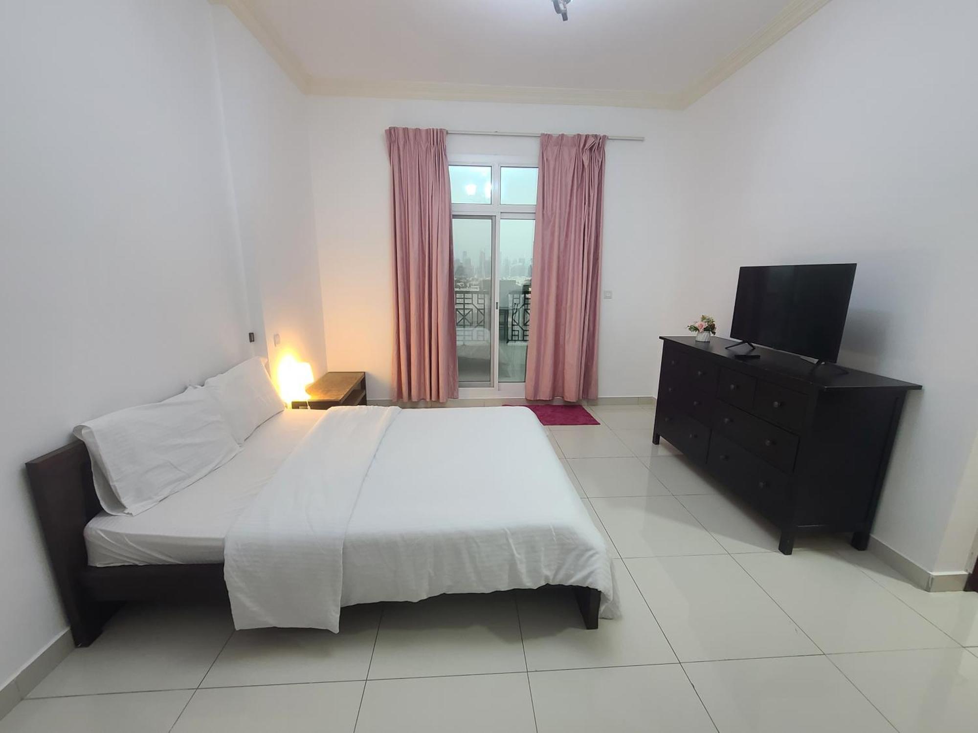 Cozy Rooms And Small Partitions For Men Guests In Dubaj Kültér fotó