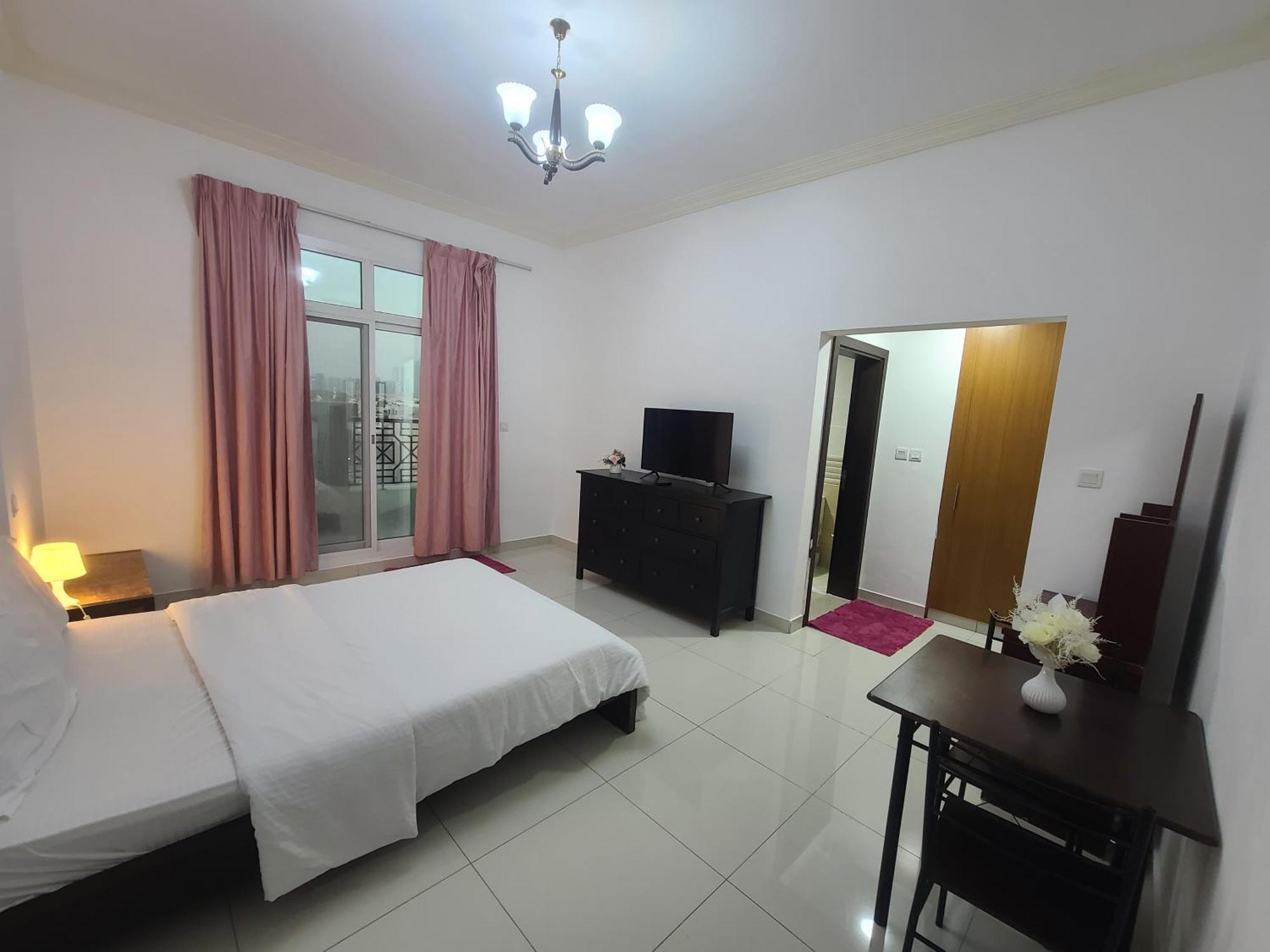 Cozy Rooms And Small Partitions For Men Guests In Dubaj Kültér fotó